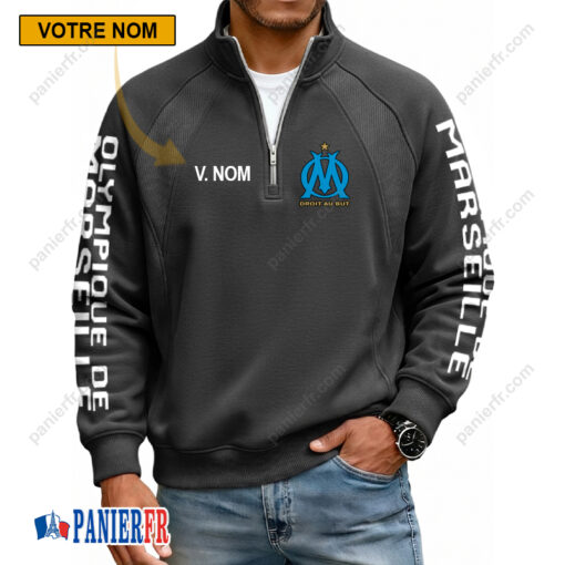 Olympique de Marseille – Sweat demi-zippé Nouvelle Version Avec Nom Personnalisé Olympique de Marseille – Sweat demi-zippé Nouvelle Version Avec Nom Personnalisé